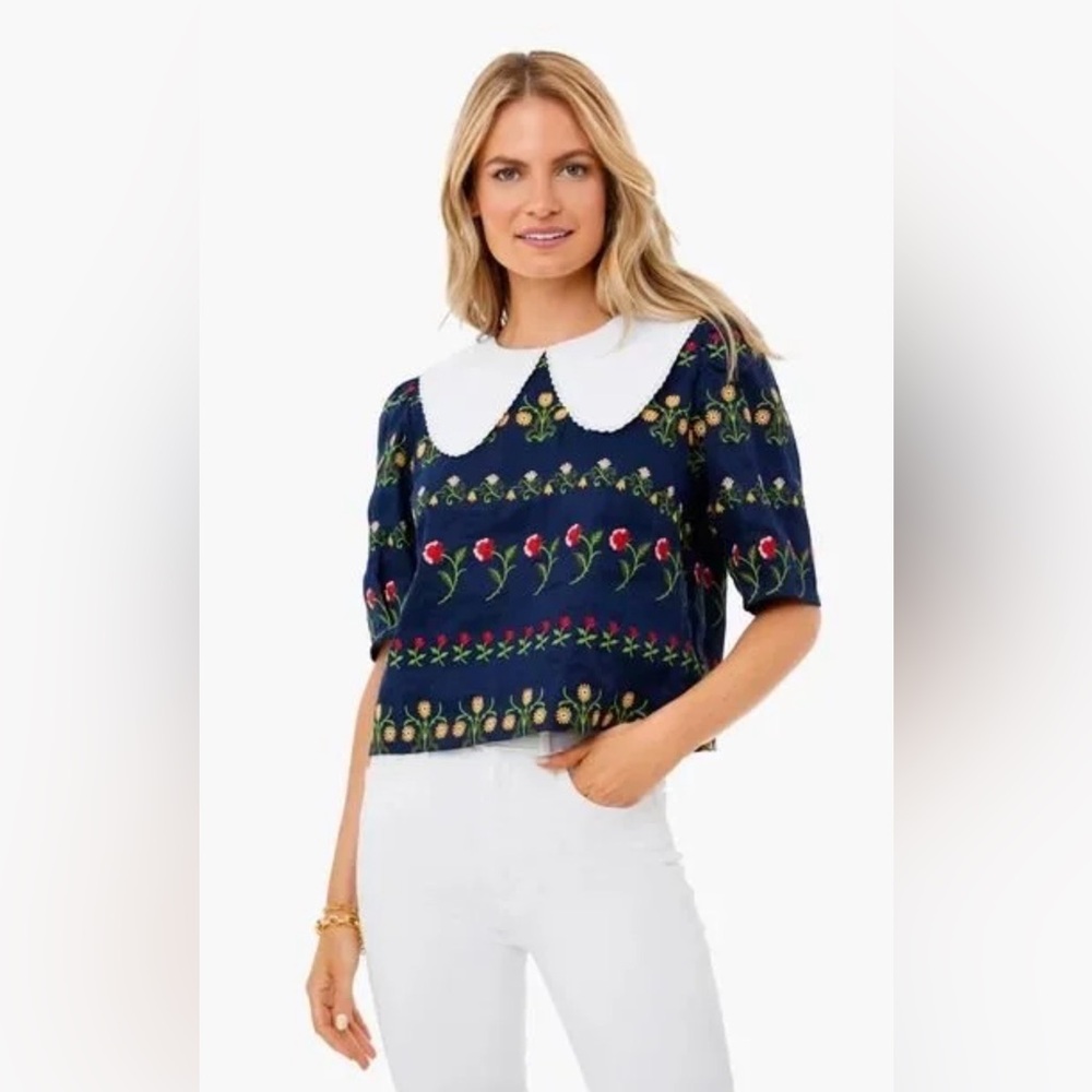 NWT Meadows Hawthorne Embroidered Top